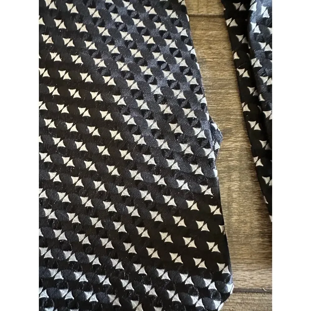 Bugatti Men's Black Geometric Print 100% Silk Necktie